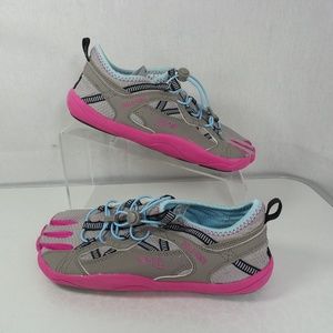 Womens Fila Size 8 Skele Toes Bay Runner Shoes NWT Womens Fila Size 8 Skele Toes Bay Runner Shoes NWT
